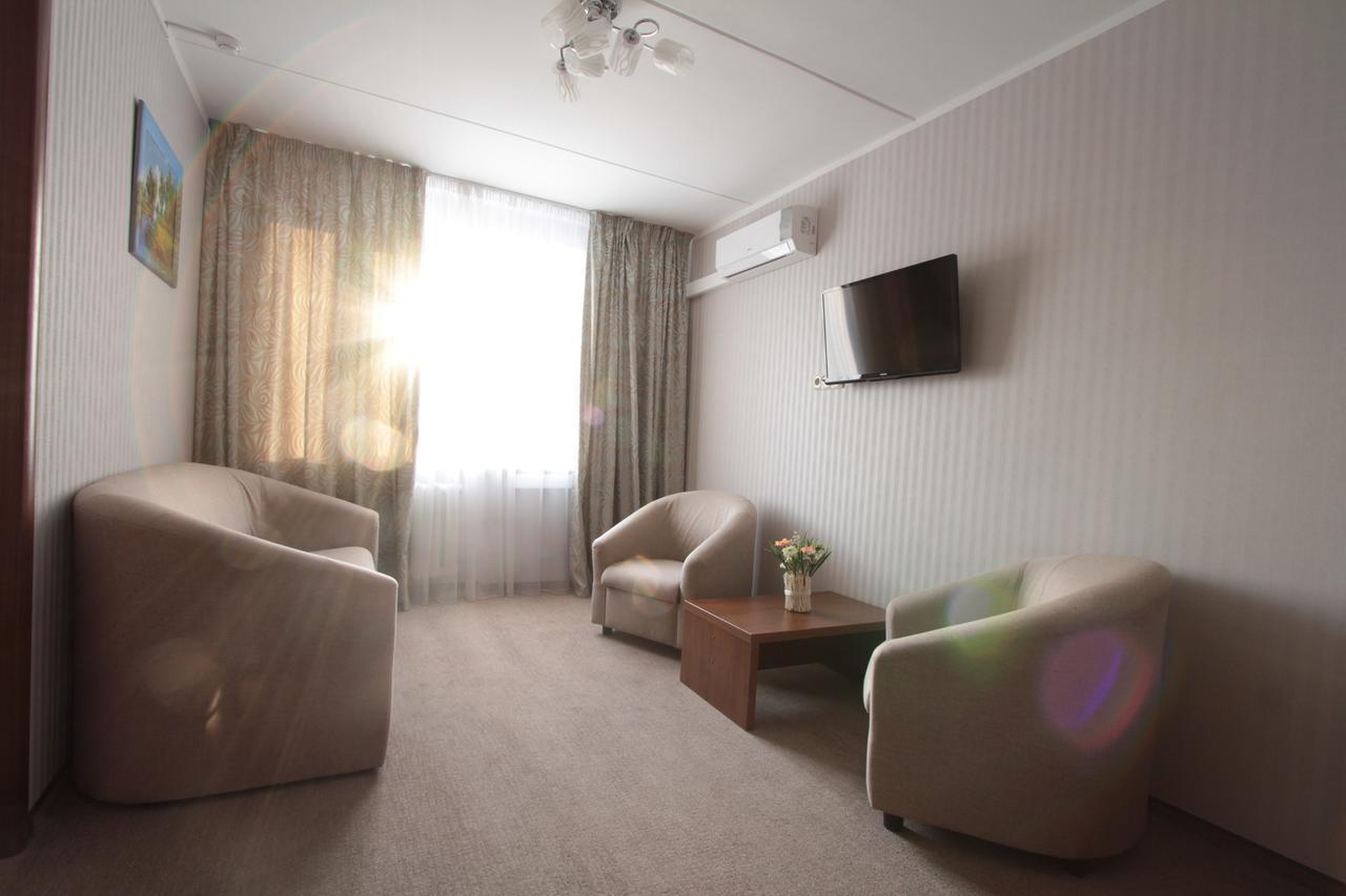 40 Let Pobedy Hotel Minsk Exterior foto