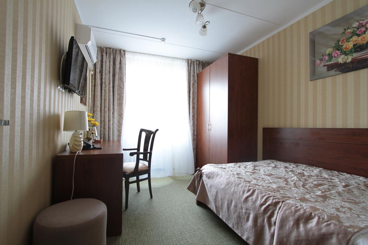 40 Let Pobedy Hotel Minsk Exterior foto